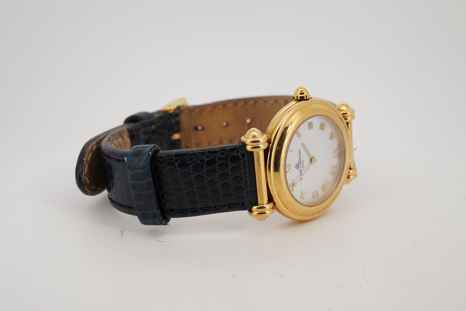 A lady's recent 18ct gold Swiss Baume & Mercier quartz wrist watch